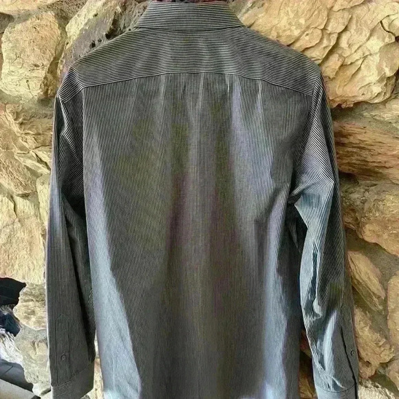 BANANA REPUBLIC - DRESS SHIRT - LIKE NEW CONDITION - GREY - MENS SIZE L - Picture 3 of 5